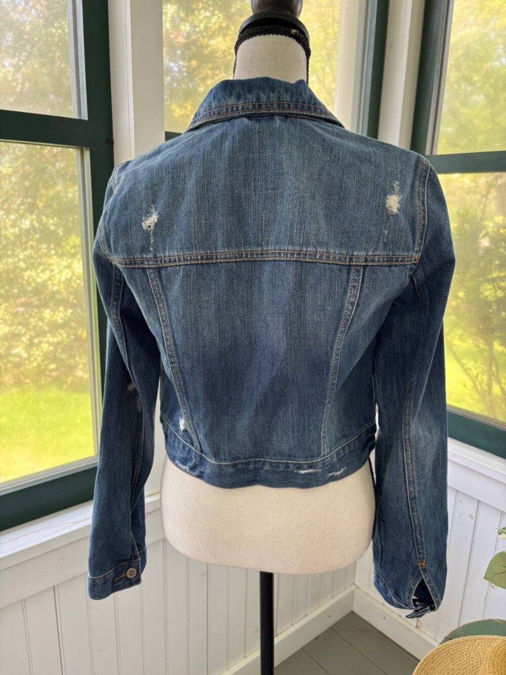 Hollister Distressed Denim Trucker Jacket | Medium Wash | Size M | Like New - Picture 3 of 6
